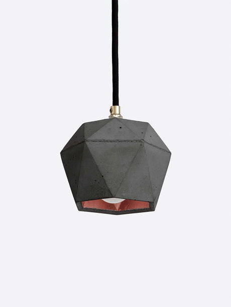 Gantlights T2 Hängelampe Beton dimmbar in geometrischem Design mit goldener Innenbeschichtung.