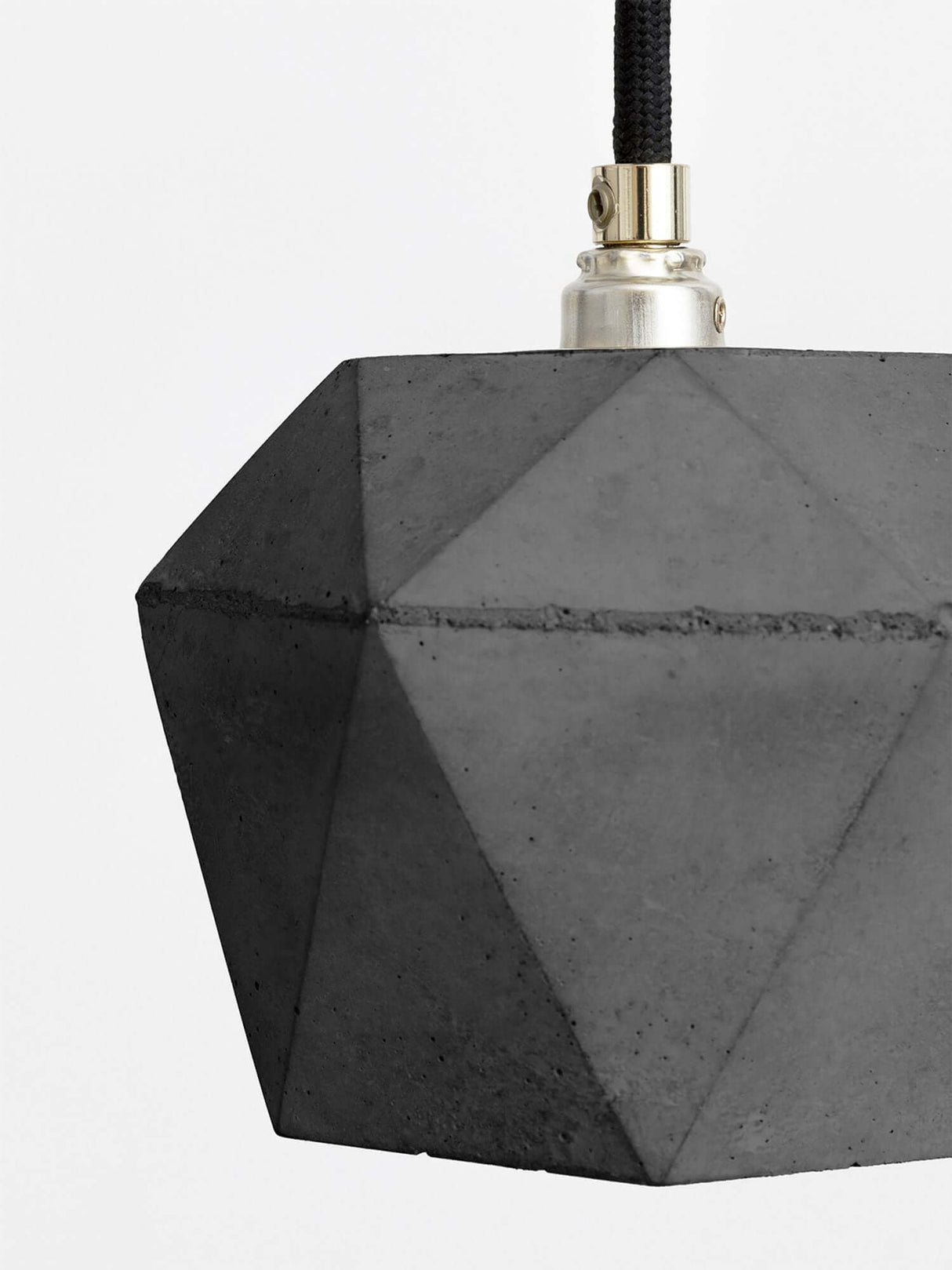 Gantlights T2-Up Tischlampe Beton in geometrischer Form aus Beton mit edlen Metalltönen.
