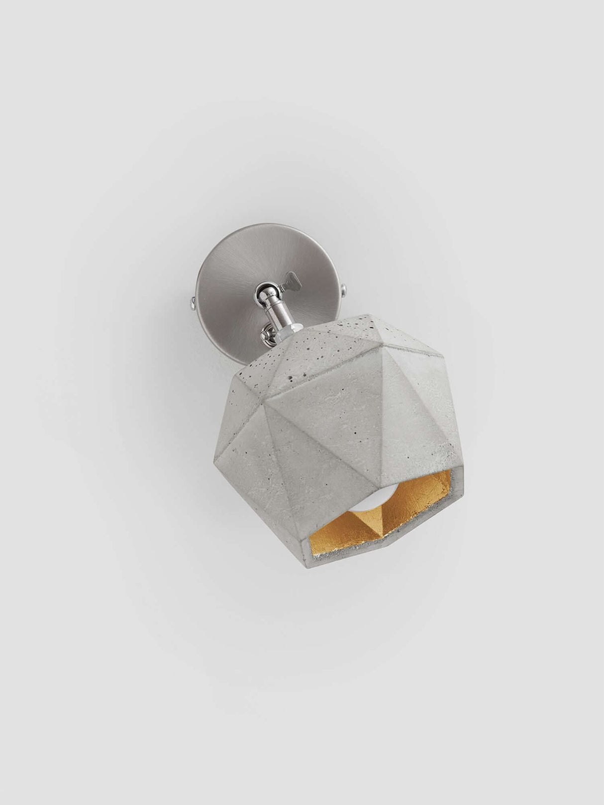 Gantlights T2 Wandspot Beton trianguliert mit edler Innenbeschichtung und modernem Design.