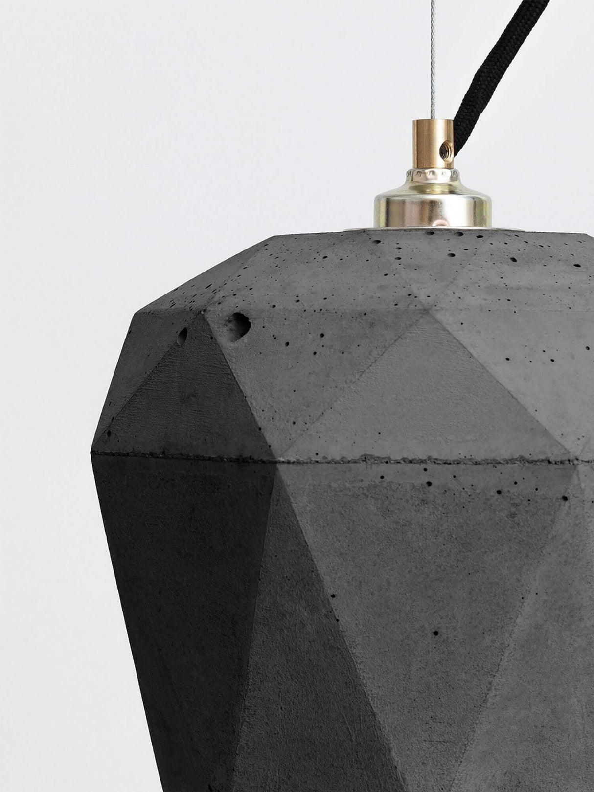 Gantlights T3 Hängelampe aus Beton, handgefertigte Betonleuchte in geometrischem Design.