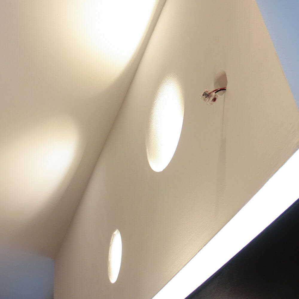 Gips-Einbaustrahler rechteckig 16, 5 x 8cm Streichbar in Decke mit Lichtverteilung.