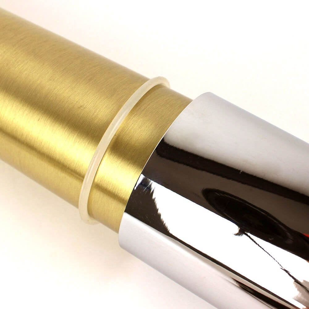 Detailaufnahme der s.luce Gummiringe für Crutch Cover, die elegantes Design und einfache Handhabung bieten.