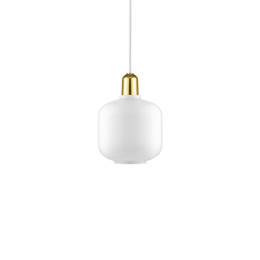 Hängeleuchte Amp S Messing mit weißem Glas und elegantem Messingkopf, nostalgisches Design.