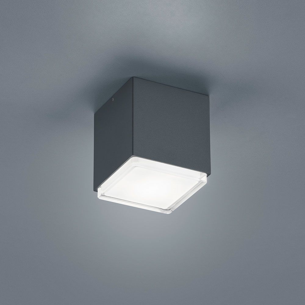 LED Außen-Deckenleuchte Isy IP54 Graphit in modernem, würfelförmigen Design für den Außenbereich.