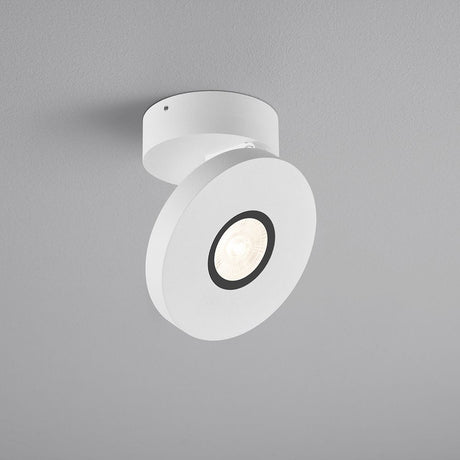 LED Decken Aufbauspot Indoor & Outdoor Goto IP54 Weiß an der Decke montiert, ideal für stilvolle Beleuchtung.