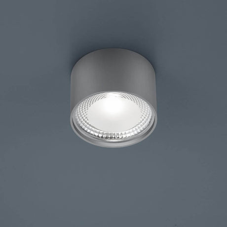 LED Deckenlampe Kari Nickel-Matt an der Decke installiert, geeignet für Wohn- oder Arbeitsräume.