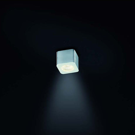 LED Plafonnier Oso en aluminium mat au design moderne avec éclairage direct au plafond.