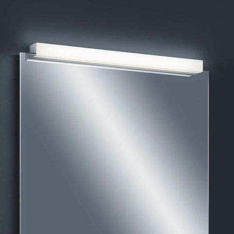 LED Spejllampe Lado 60cm 1040lm krom varm hvid monteret på et spejl