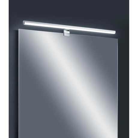 LED Wandleuchte Gaia Chrom über einem modernen Spiegel, ideal für elegante Wandbeleuchtung.