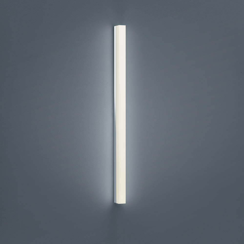 LED Spiegellampe Lado 90cm 1560lm Chrom Warmweiß an einer Wand montiert.