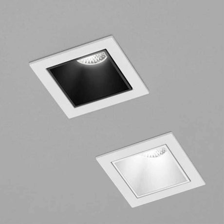 Mini LED Einbaustrahler PIC in schwarz und weiß, ideal für moderne Wohnräume. Hochwertige Deckeneinbauleuchte.