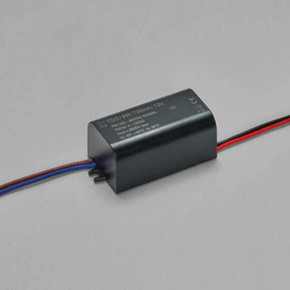 Pic LED-Treiber 9W 700mA 13V für Helestra Einbauleuchte, geeignet für eine Leuchte pro Netzteil.