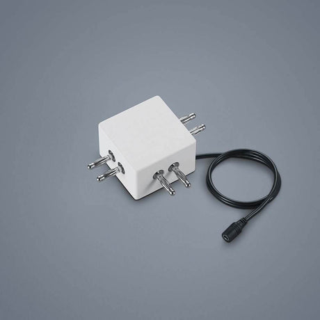 Connecteur en T avec alimentation de câble Vigo blanc sur fond gris, polyvalent.