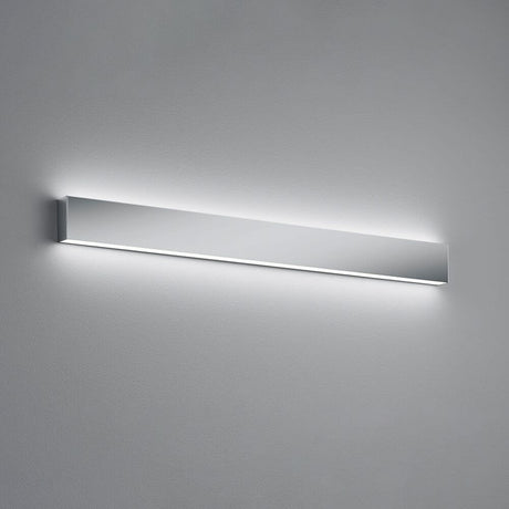LED Wandlampe Vis IP44 Chrom an Wand montiert mit klarer Beleuchtung für Badezimmer und Eingangsbereich.