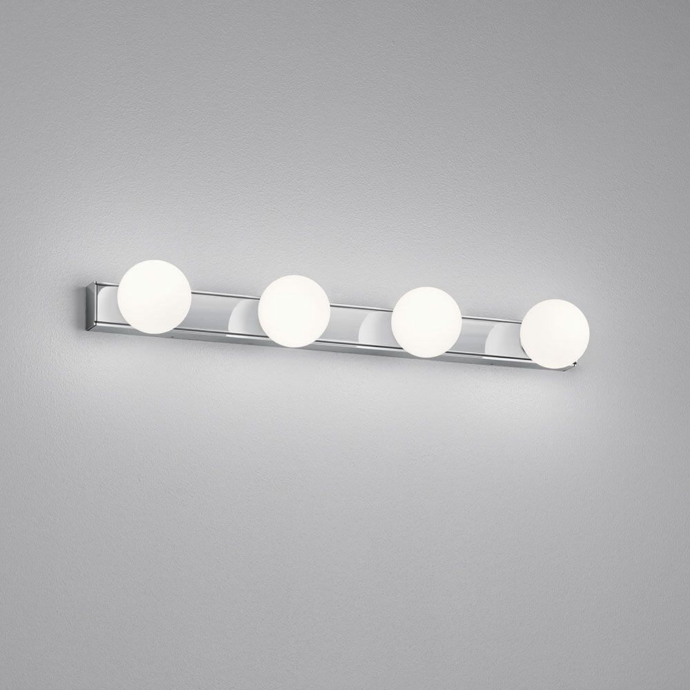 LED Bad-Wandlampe Lis 4-flammig Chrom mit satiniertem Opalglas in moderner Chrom-Optik.