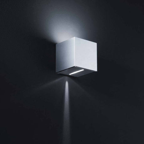 Wandleuchte Siri Alu-Matt in modernem Design, ideal für stilvolle Wandbeleuchtung.