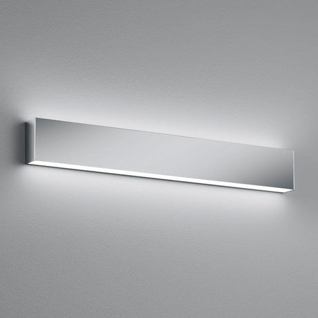 LED Wandlampe Vis IP44 60cm Chrom an der Wand montiert mit modernem Design.