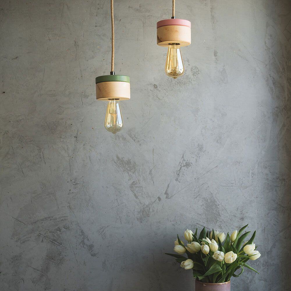 Holz Hängelampe Ø 11cm in 3 Holzarten, skandinavisches Design mit Pastellfarben und dekorativen Tulpen.