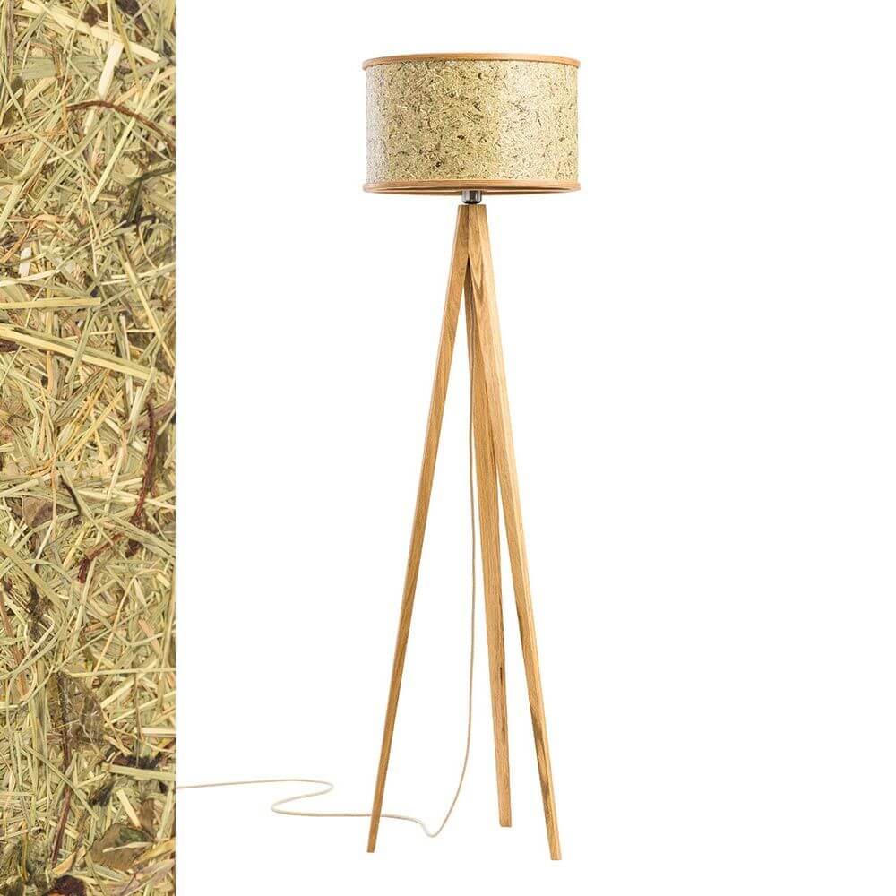Holz Stehlampe 163cm mit Heuschirm in natürlichem Design und hochwertigem Lampenschirm aus organischen Materialien.