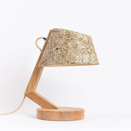 Holz Tischleuchte mit Schirm geschwungen aus Heu, moderner Designstil, natürliche Materialien, individuelle Gestaltung