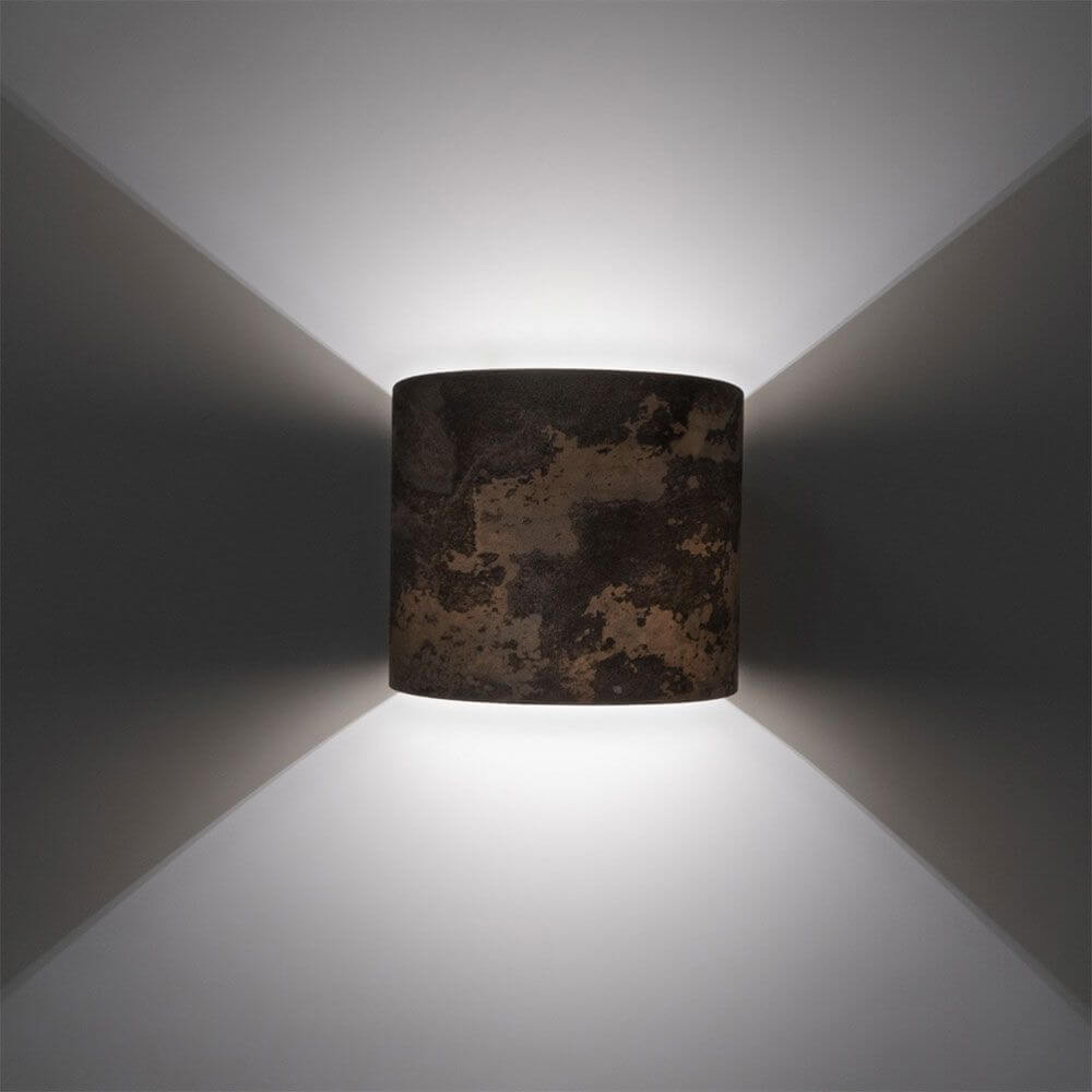 Holz Wandleuchte mit Schirm Zylindrisch in modernem, rustikalem Design, ideal für individuelle Raumgestaltung.