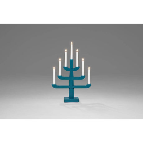 Holzleuchter blau/grau lackiert 7 klare Birnen mit elektrischen Kerzen im minimalistischen Design.