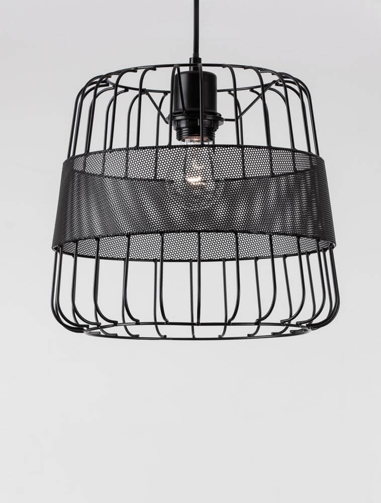 Ian Pendelleuchte E27 Schwarz im Vintage-Stil aus robustem Metall mit klassischem Design.