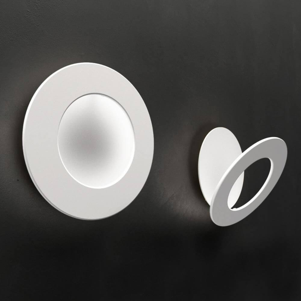 Icone LED Wandleuchte Vera in Weiß, moderne Wandlampen mit rundem Design, ideal für Wohnräume.