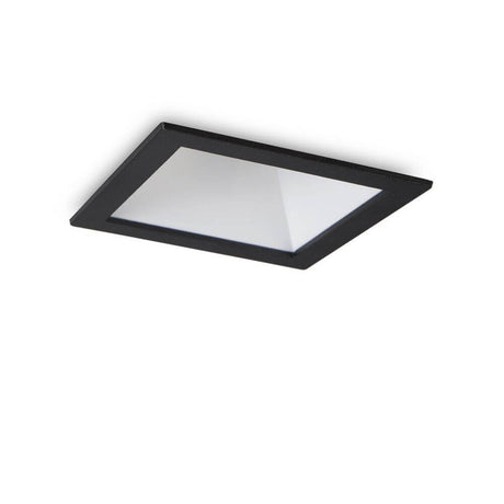 Einbaustrahler Game Square Schwarz Weiß mit quadratischer schwarzer Einfassung und mattem weißen Licht.