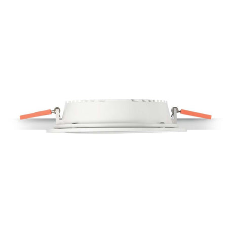 Innfelt spot Groove 10W Rund 3000K fra perspektivet, med oransje holdere.