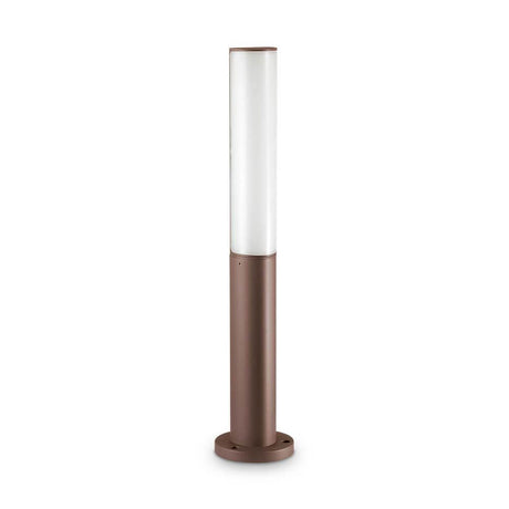 Etere LED-pullertlampe IP44 i elegant brun utførelse for utendørsområder.