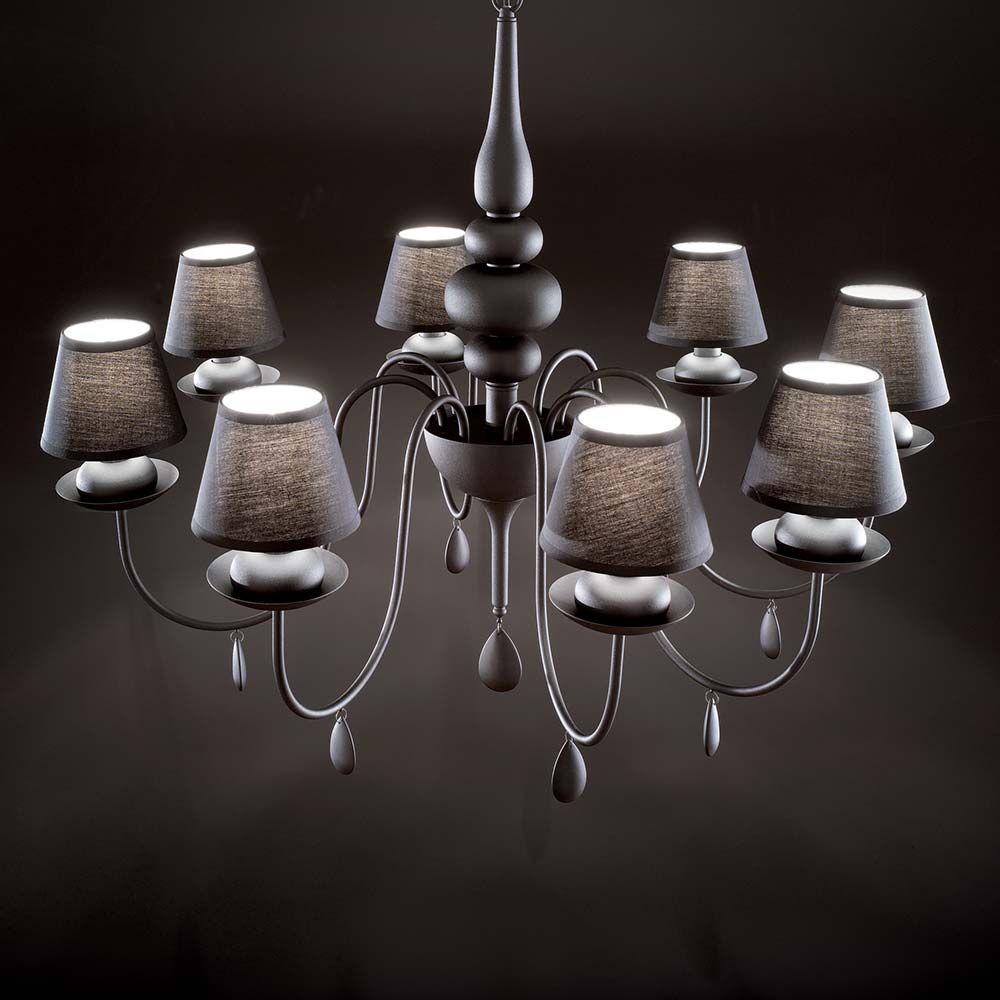 Hängeleuchte Blanche Sp8 Schwarz mit eleganten Lampenschirmen und dekorativem Design.