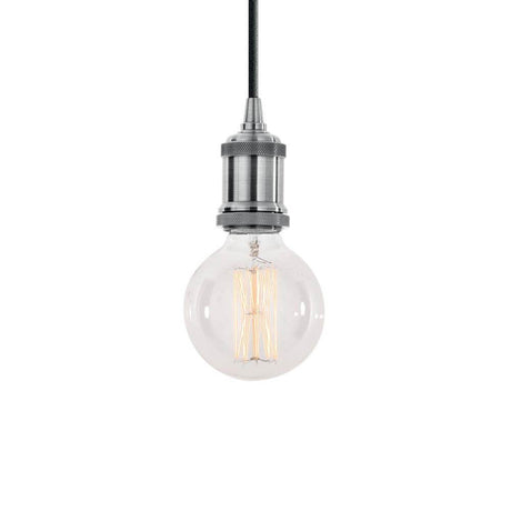 Hängeleuchte Frida Chrom mit klarer Glühbirne und elegantem Design.