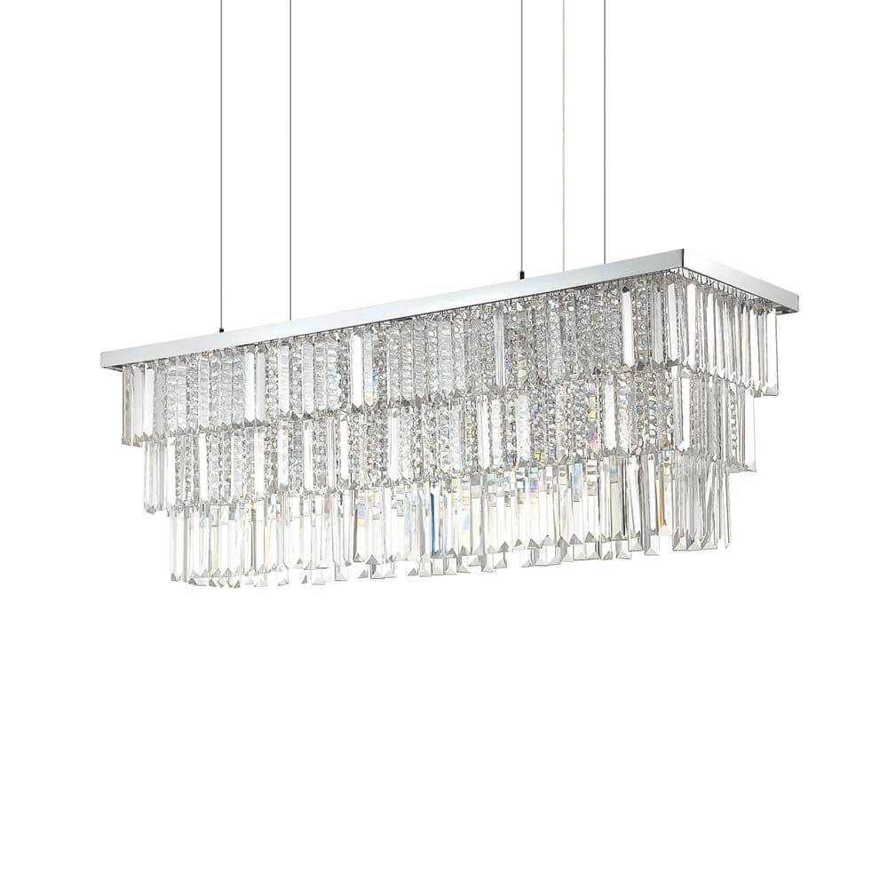 Hängeleuchte Martinez Sp8 mit stilvollen Kristallelementen und modernem Design in einem eleganten Raum.