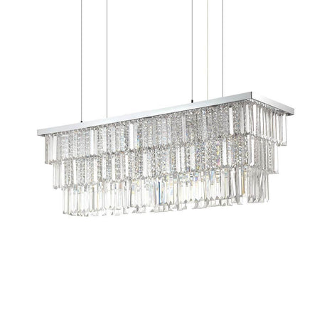 Hängeleuchte Martinez Sp8 mit stilvollen Kristallelementen und modernem Design in einem eleganten Raum.