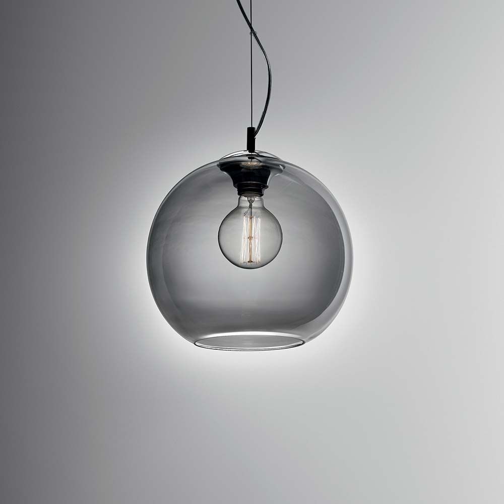 Hengelampe Sp1 D30 røykfarget i moderne, elegant design av røykfarget glass.