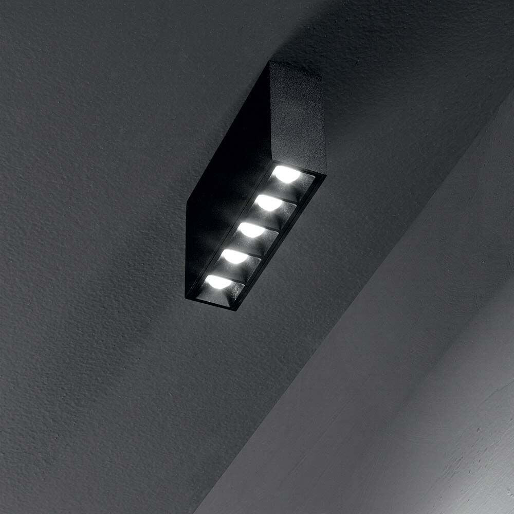 Lika LED Deckenstrahler in modernem Design, ideal für stimmungsvolle Raumbeleuchtung.