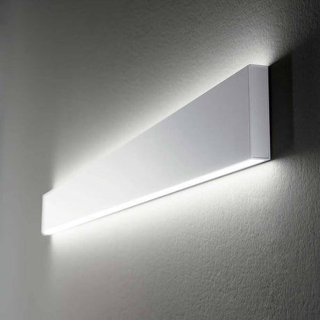 Linus LED Væglampe 120 cm i moderne design, skarpt lys, ideel vægbelysning til dit værelse.