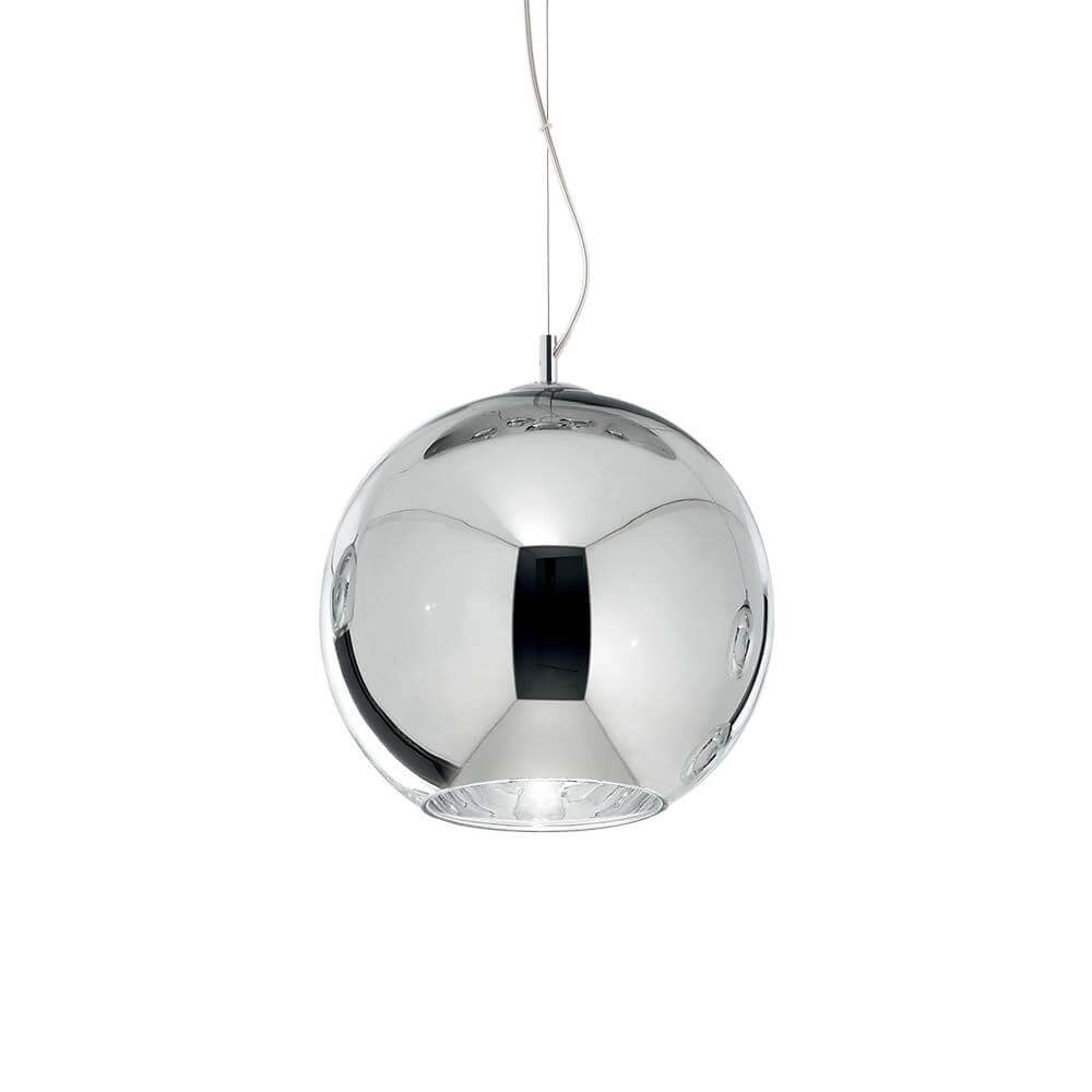 Hochwertige Pendelleuchte Ø 20cm in glänzendem Chrom-Finish, ideal für moderne Innenräume.