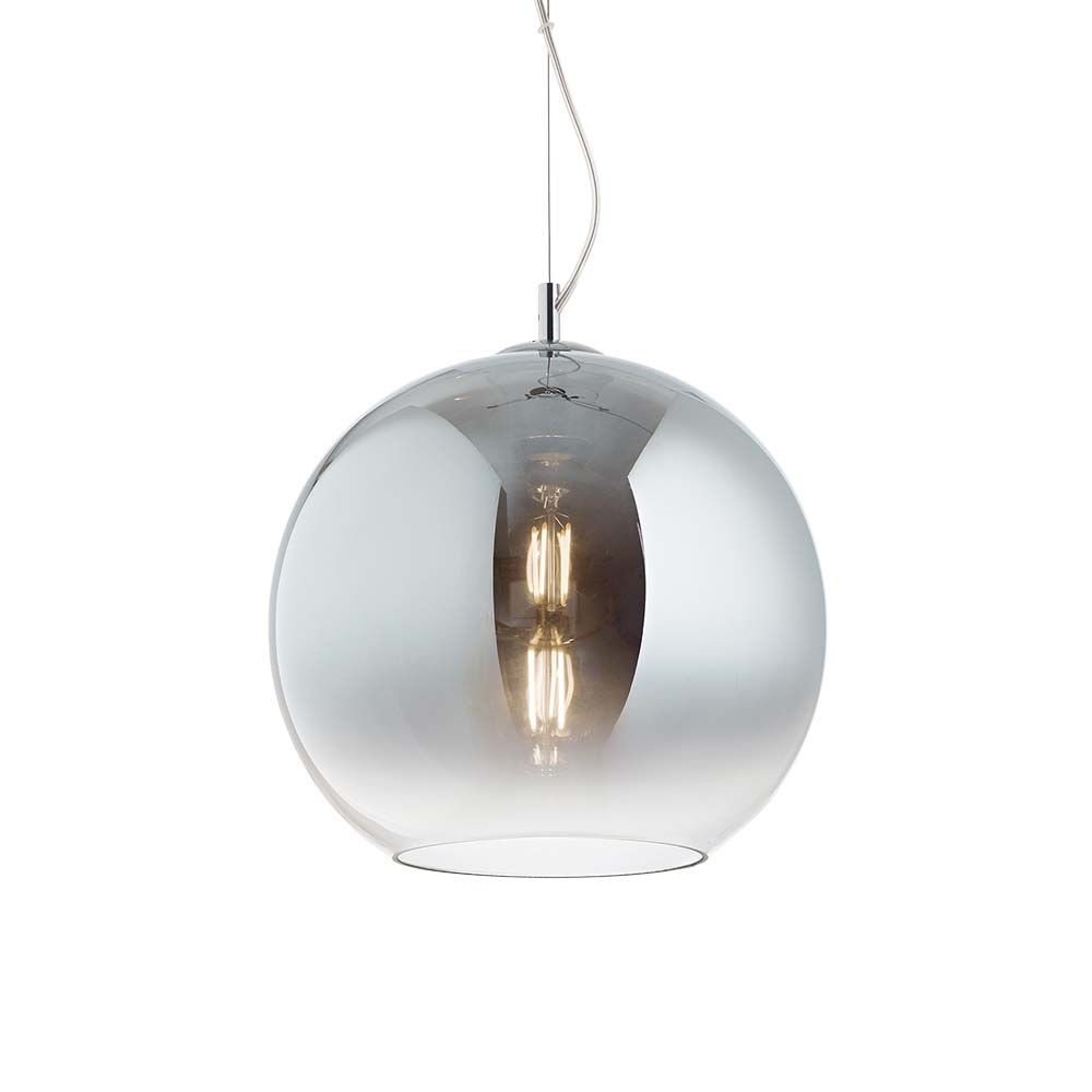 Pendelleuchte Ø 40cm mit glänzendem Korpus und warmem Licht für stilvolle Innenräume.
