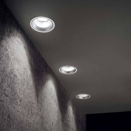 Fra LED Indbygningsspot 28W i loftet, moderne design for effektiv belysning.