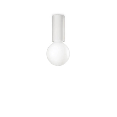 Petit Deckenlampe mit modernem Design und runder Glühbirne, ideal für stilvolle Innenräume.