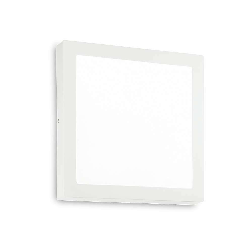 Universal LED Wand- & Deckenleuchte in schlichter quadratischer Form, ideal für moderne Raumbeleuchtung.