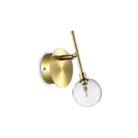 Applique murale Maracas en laiton avec un design moderne et une boule en verre ronde.