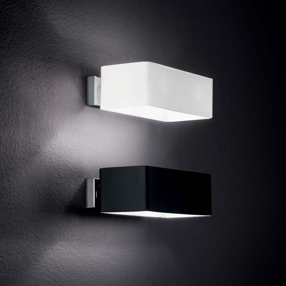 Wandleuchte Box Ap2 Weiß, moderne Wandleuchte an der Wand in Weiß und Schwarz, stilvolles Design für jeden Raum.