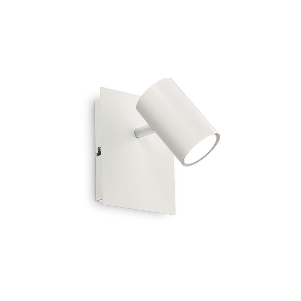 Wandleuchte Spot Ap1 Weiß an der Wand montiert, modernes Design für stilvolle Beleuchtung im Raum.