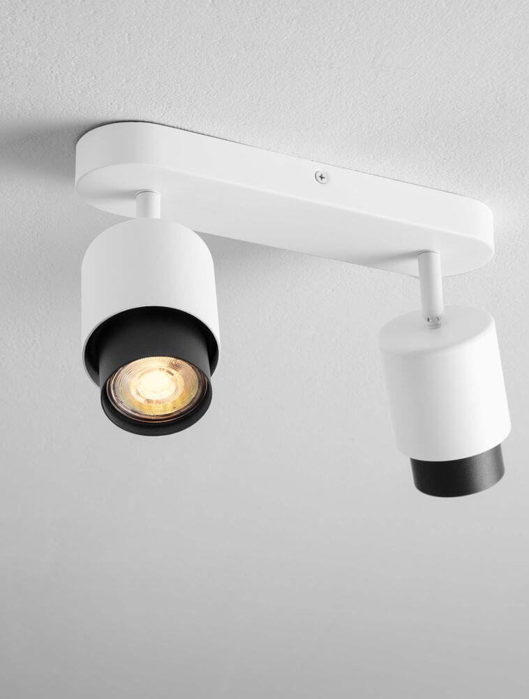 Ison Deckenleuchte GU10 2-flammig in modernem Design mit zwei beweglichen Lampenschirmen.