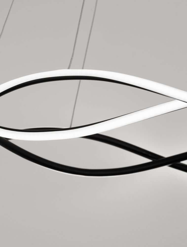 Jinal LED Deckenleuchte 2-flammig 3000K Schwarz mit geschwungenem Design in Modernem Raum