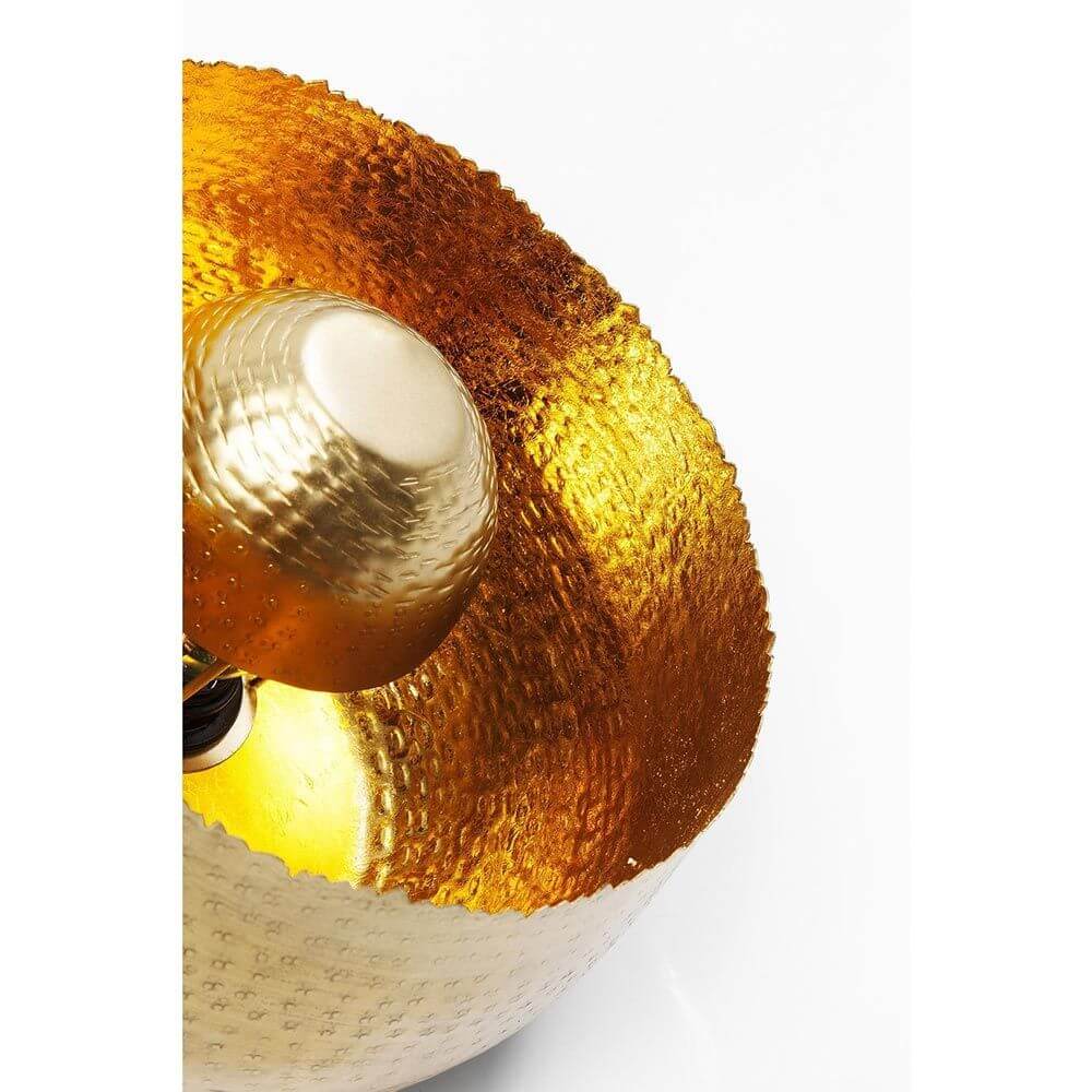 Detailaufnahme der Tischlampe Apollon Ø 28cm mit goldenem Schirm und stilvollem Design.