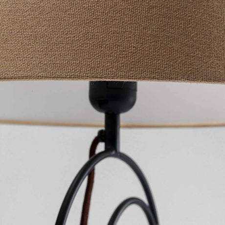 Tischleuchte Face Wire Nature Detailansicht mit stylischem Lampenschirm in modernem Design.